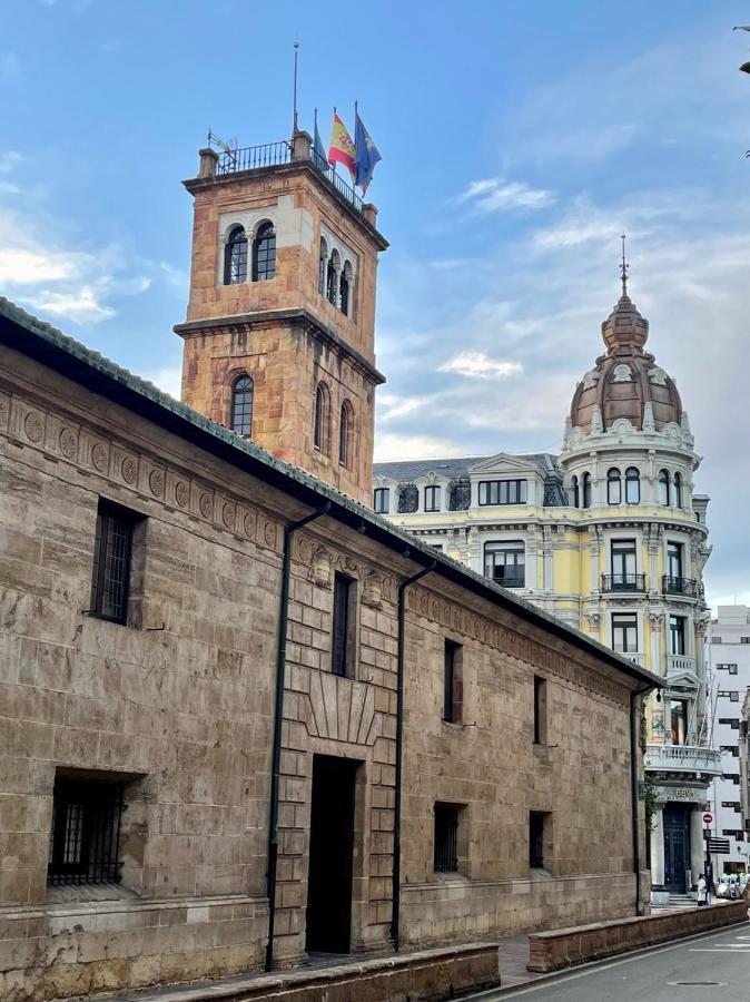 דירות אוביידו Atico Al Lado Del Ayuntamiento מראה חיצוני תמונה